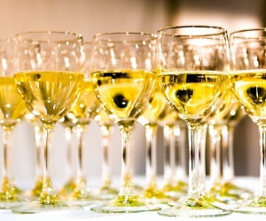 Lista celor noua vinuri romanesti de AUR - Doua sunt facute langa Ploiesti