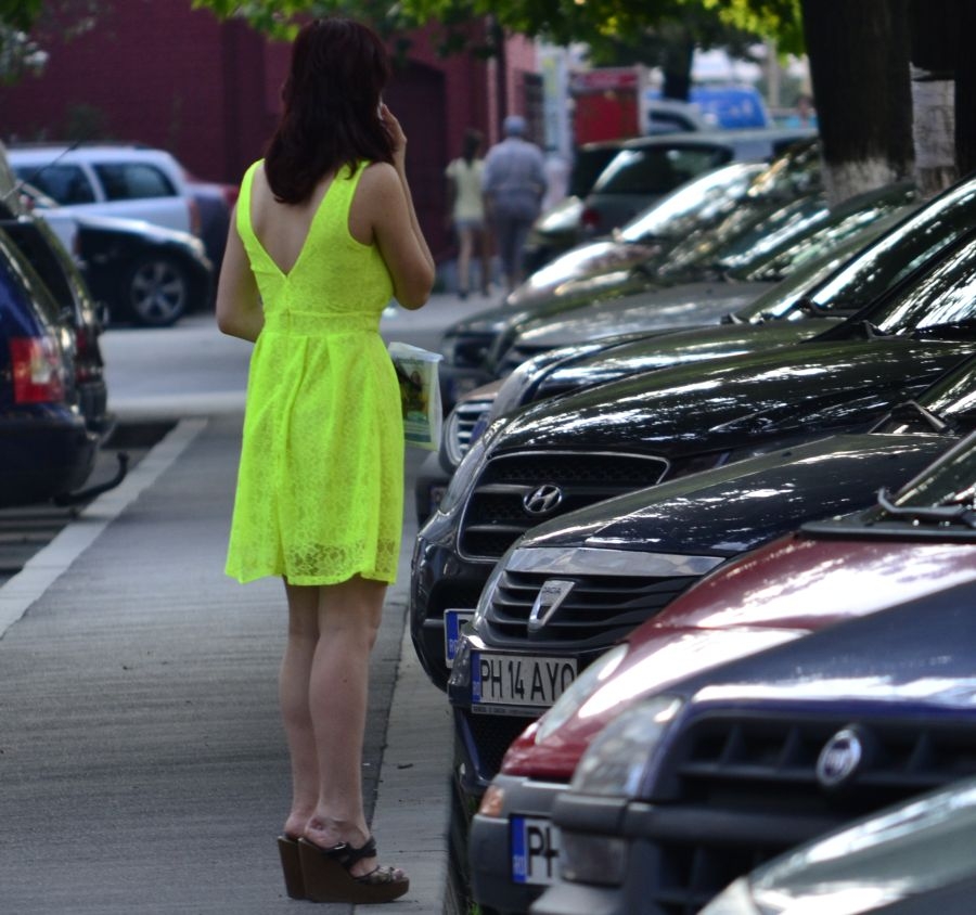 Street Fashion 2014 - Ce poarta pe strada BRUNETELE