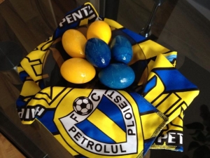 Cum si-au vopsit ouale de Pasti fanii FC Petrolul - FOTO