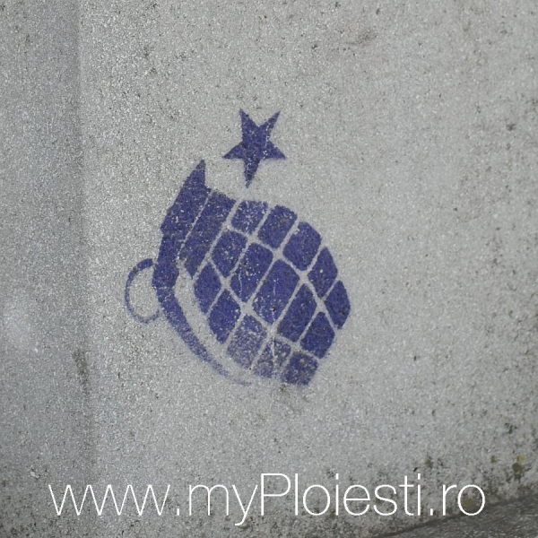 Grafitti in Ploiesti: ati remarcat grenada de pe gardul Policlinicii de Pediatrie?