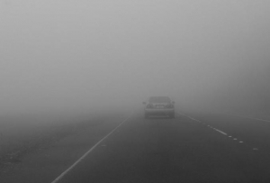 Cum conduci  masina pe timp de ceață