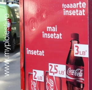 Cum te pacaleste Coca-Cola cu mesajele de pe vitrinele frigorifice - DA MAI DEPARTE